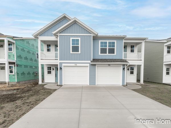 916 Indiana Avenue, Unit 15, South Haven, MI 49090