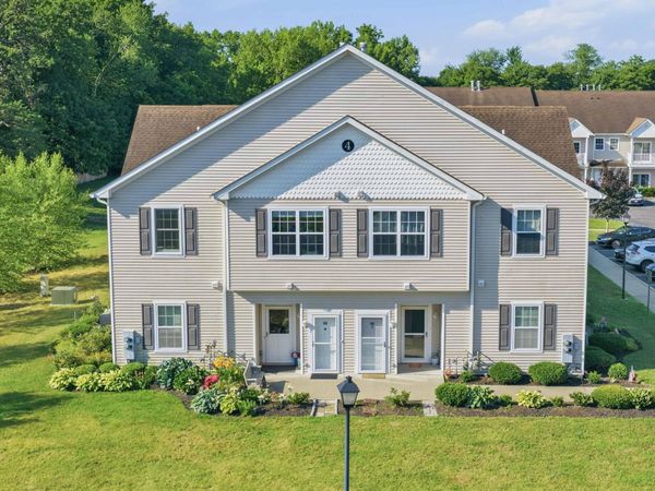 402 Commons Lane, Saugerties, NY 12477
