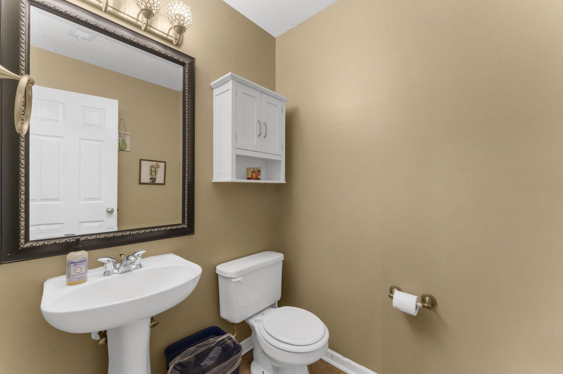2030 Robin Wood Boulevard Photo 11