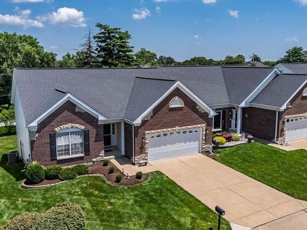 10125 Allington Drive , St Louis, MO 63128