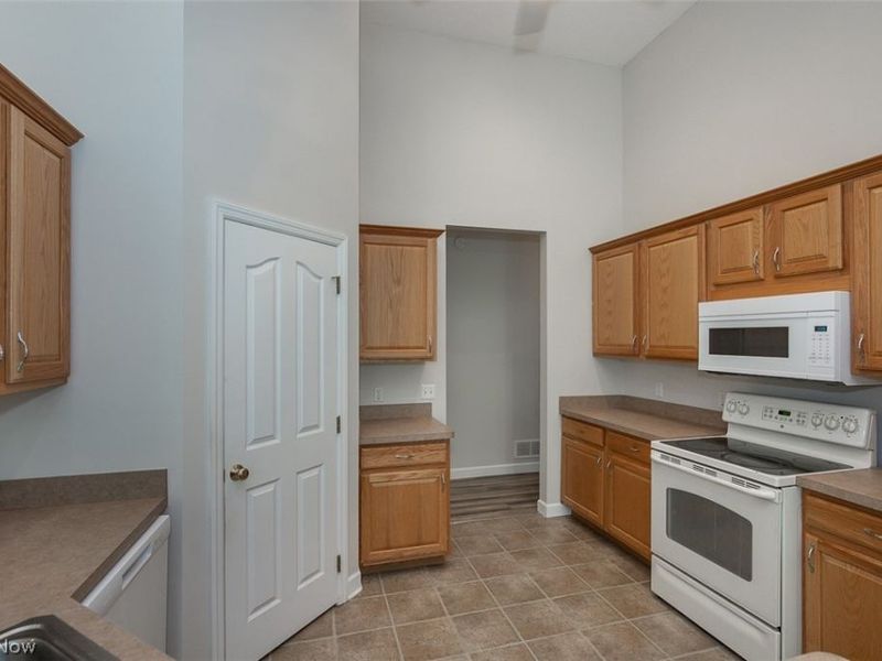 14450 Baywood Lane, Strongsville, OH 44136 Photo 10