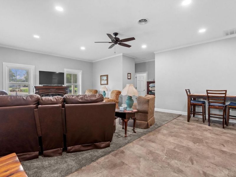 80 Circle Drive, New Vienna, OH 45159 Photo 5