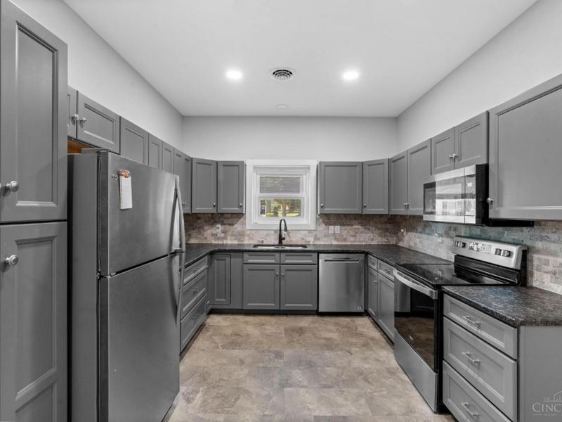 80 Circle Drive, New Vienna, OH 45159 Photo 8