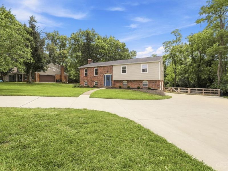7297 Lawyer Road, Anderson Twp, OH 45244 Photo 2