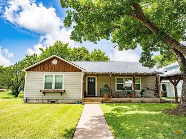 107 Duson Avenue , Palacios, TX 77465