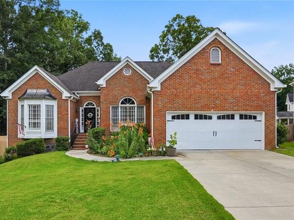 2116 Gatwick Drive , Lawrenceville, GA 30043