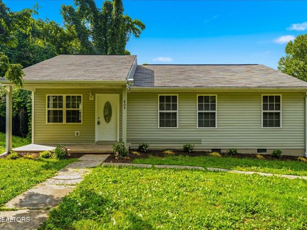 809 Valley Drive, Knoxville, TN 37920