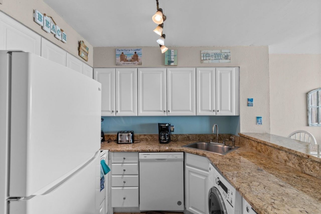 2500 N Ocean Blvd.  Photo 5