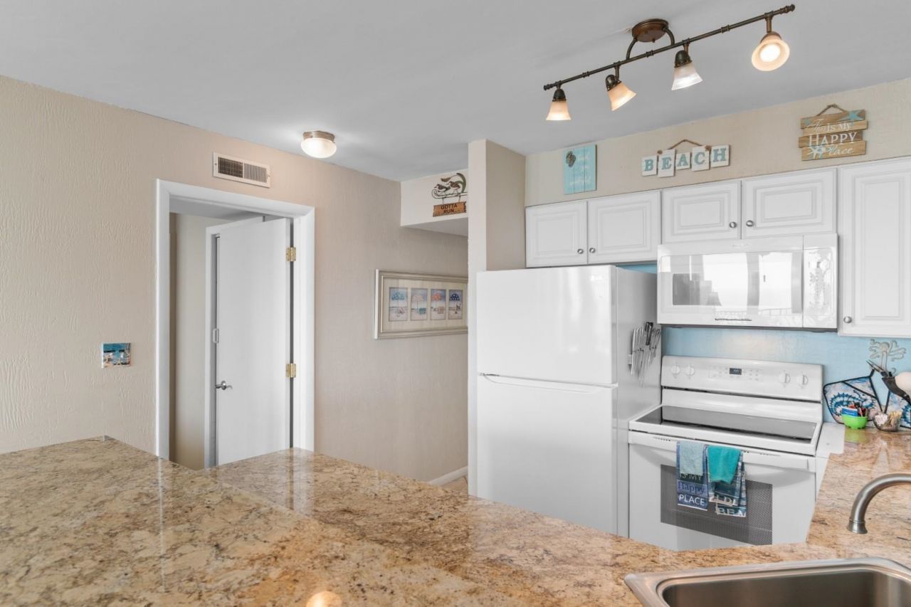 2500 N Ocean Blvd.  Photo 8