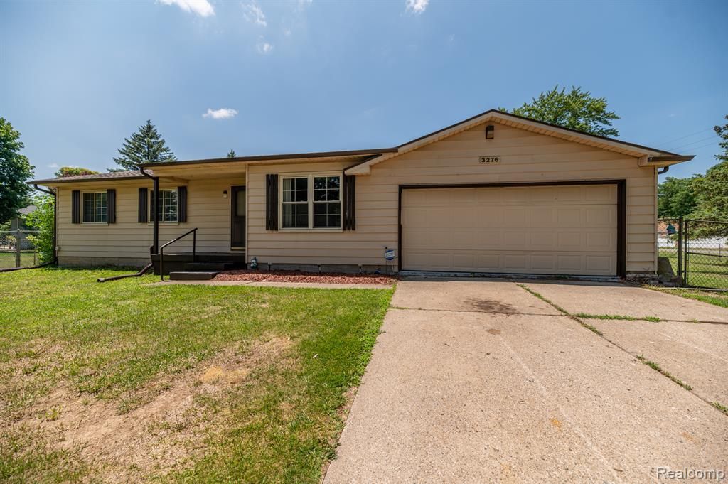 3276 Hammerberg Road, Flint Township, MI 48507 Main Photo