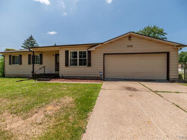 3276 Hammerberg Road, Flint Twp, MI 48507