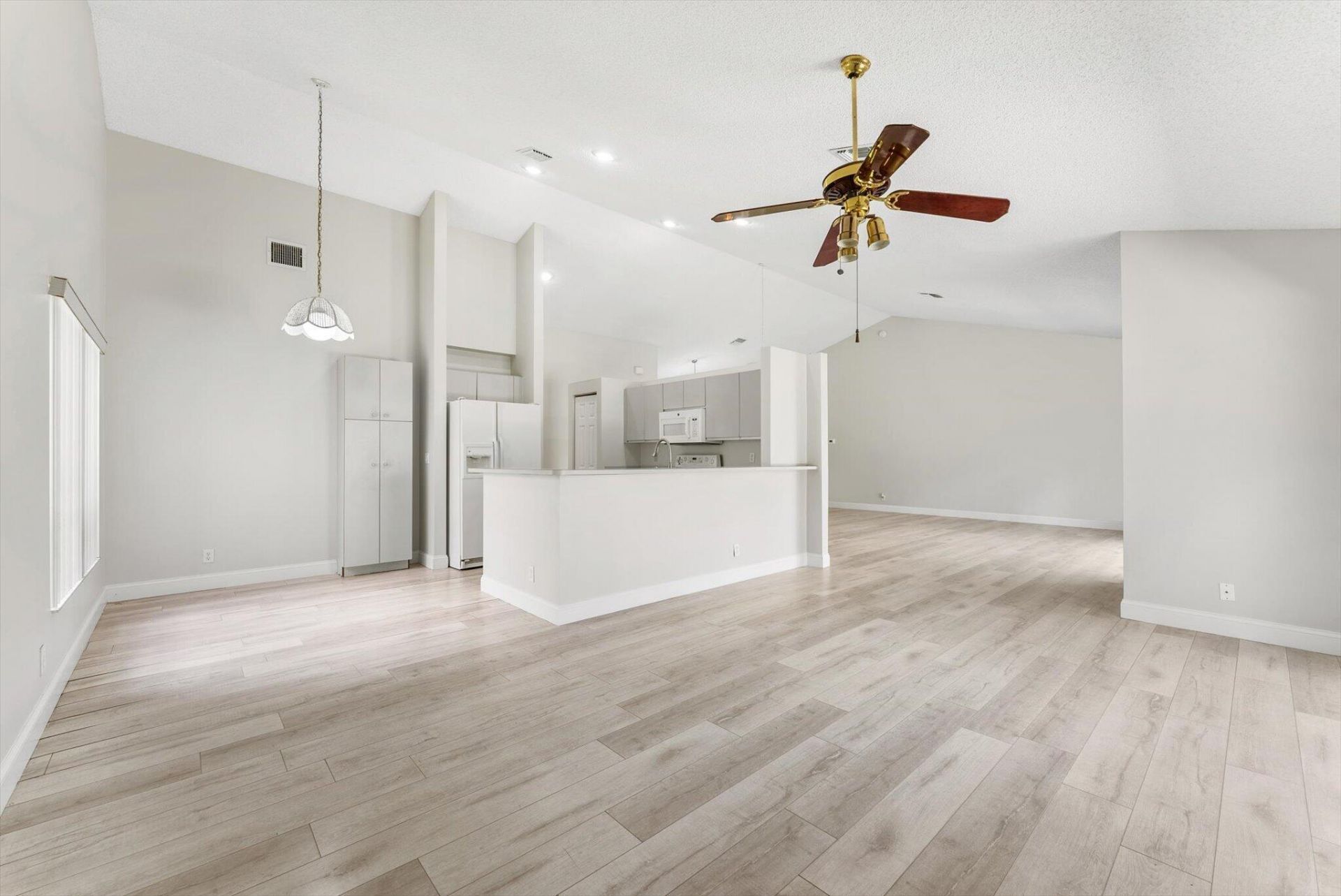 5809 Sun Pointe Circle, Boynton Beach, FL 33437 Photo