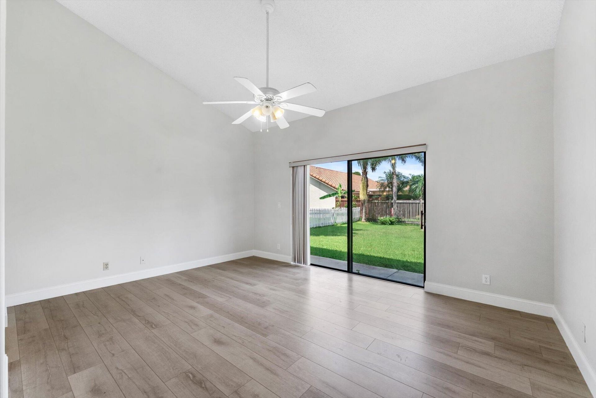 5809 Sun Pointe Circle, Boynton Beach, FL 33437 Photo