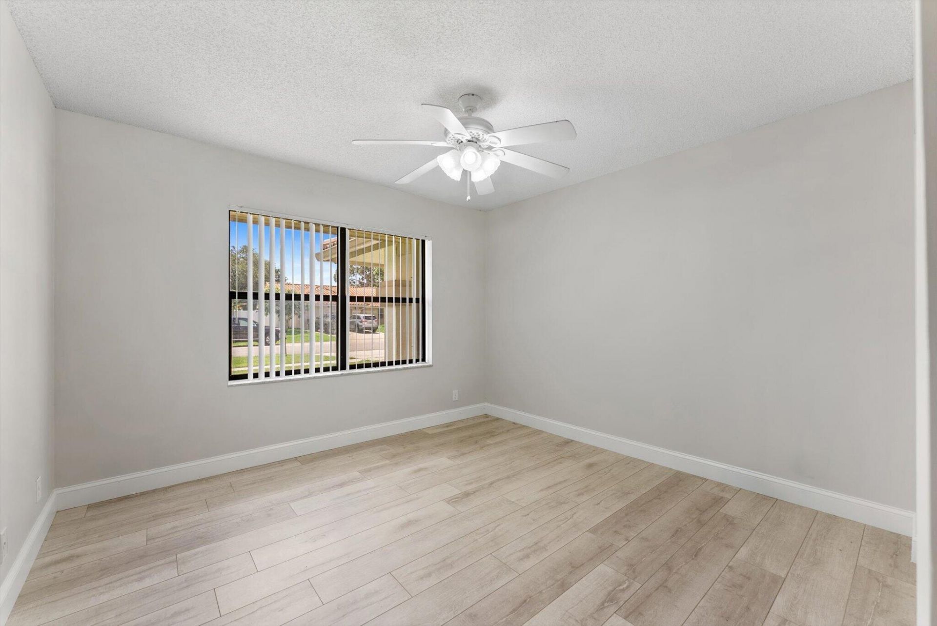 5809 Sun Pointe Circle, Boynton Beach, FL 33437 Photo