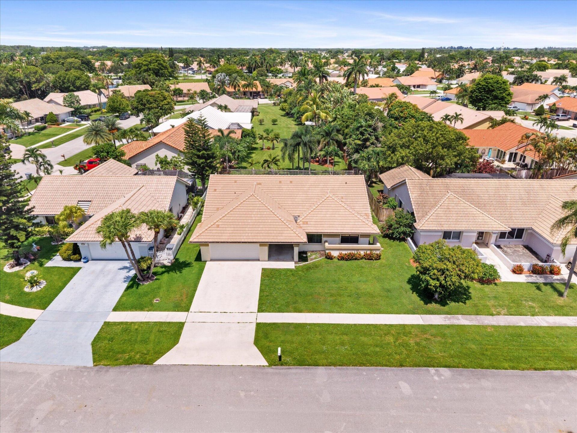 5809 Sun Pointe Circle, Boynton Beach, FL 33437 Photo