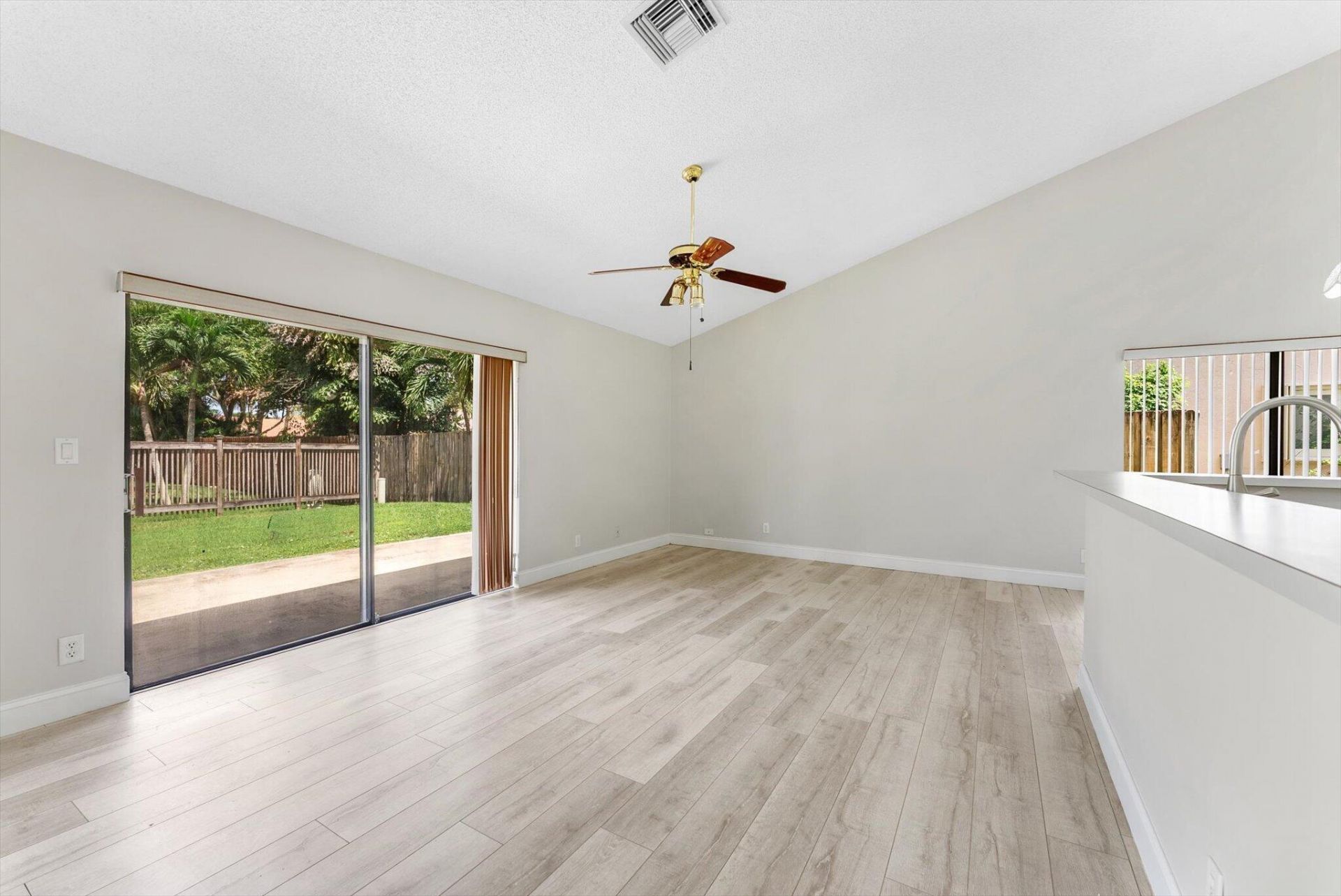 5809 Sun Pointe Circle, Boynton Beach, FL 33437 Photo