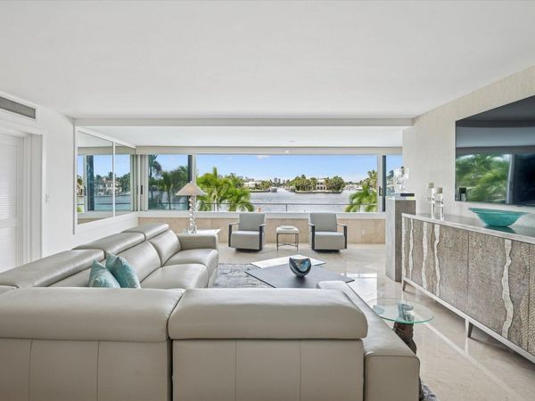 215 N Birch Road, Unit A2, Fort Lauderdale, FL 33304