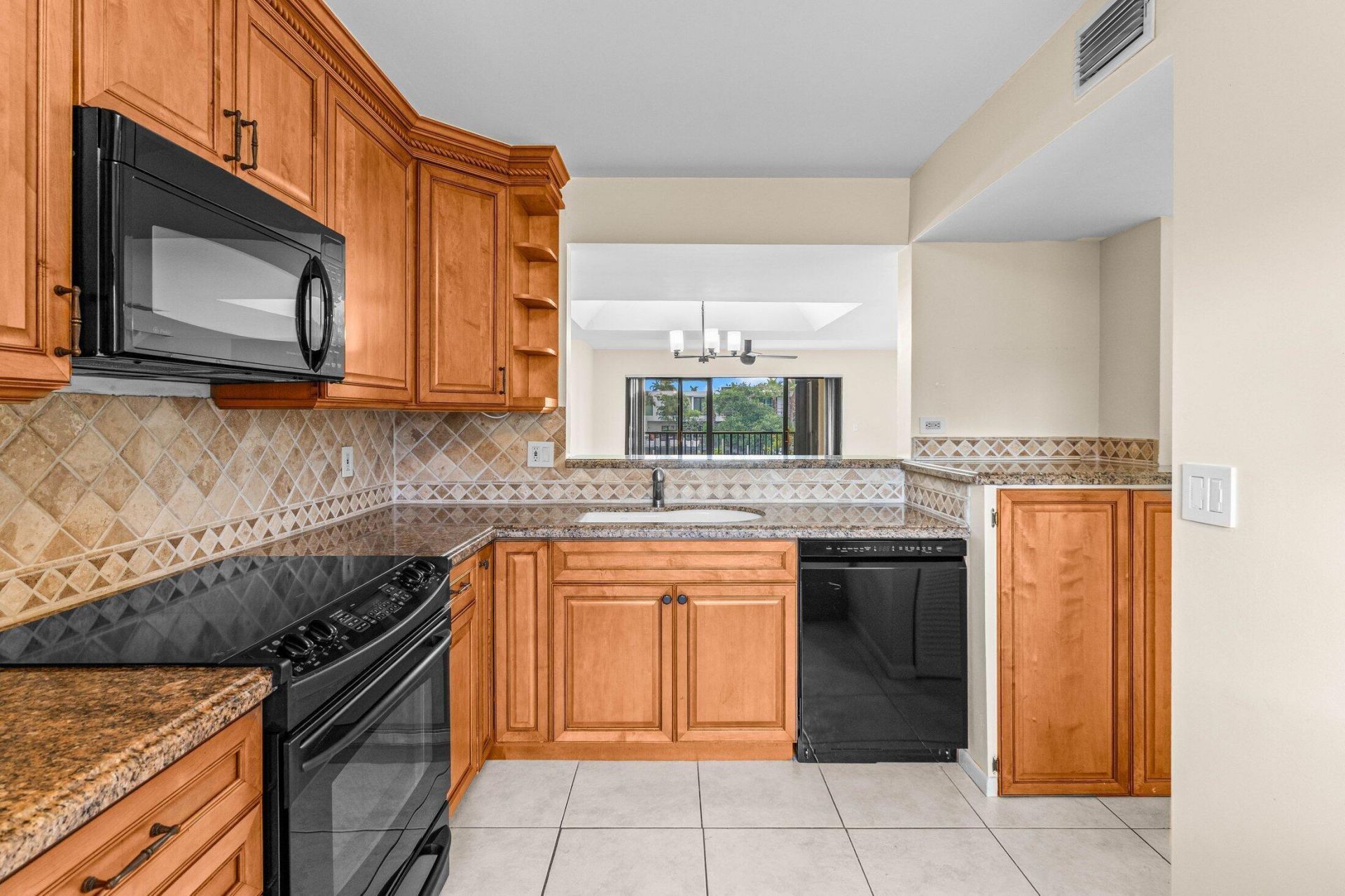 210 Captains Walk, Unit 711, Delray Beach, FL 33483 Photo
