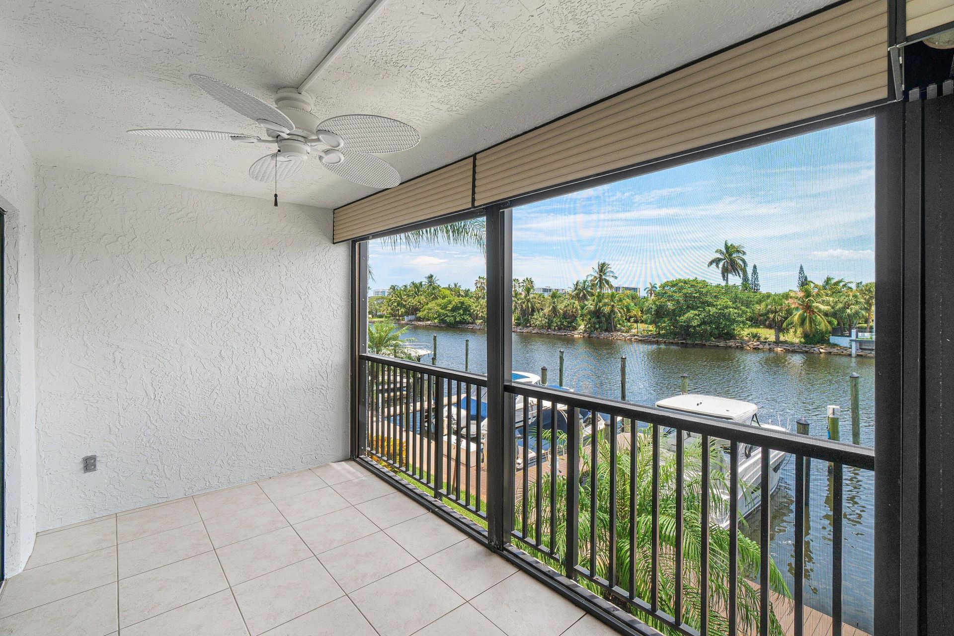 210 Captains Walk, Unit 711, Delray Beach, FL 33483 Photo
