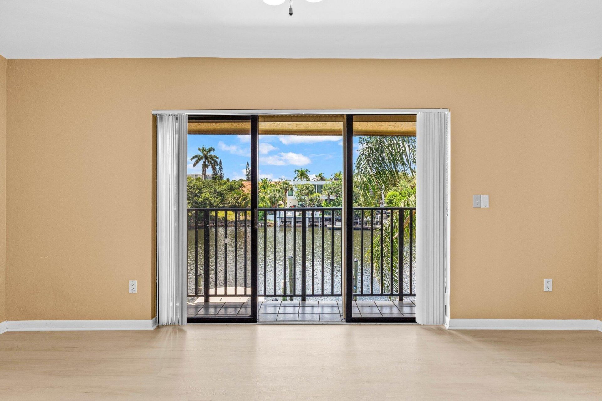 210 Captains Walk, Unit 711, Delray Beach, FL 33483 Photo