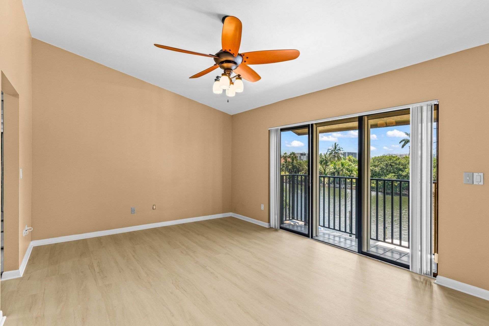 210 Captains Walk, Unit 711, Delray Beach, FL 33483 Photo