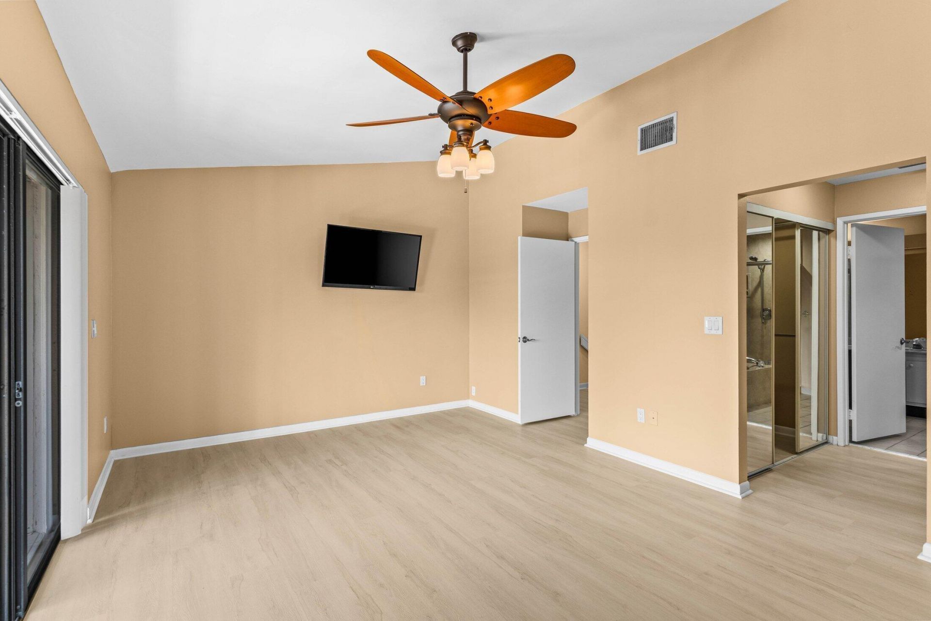 210 Captains Walk, Unit 711, Delray Beach, FL 33483 Photo