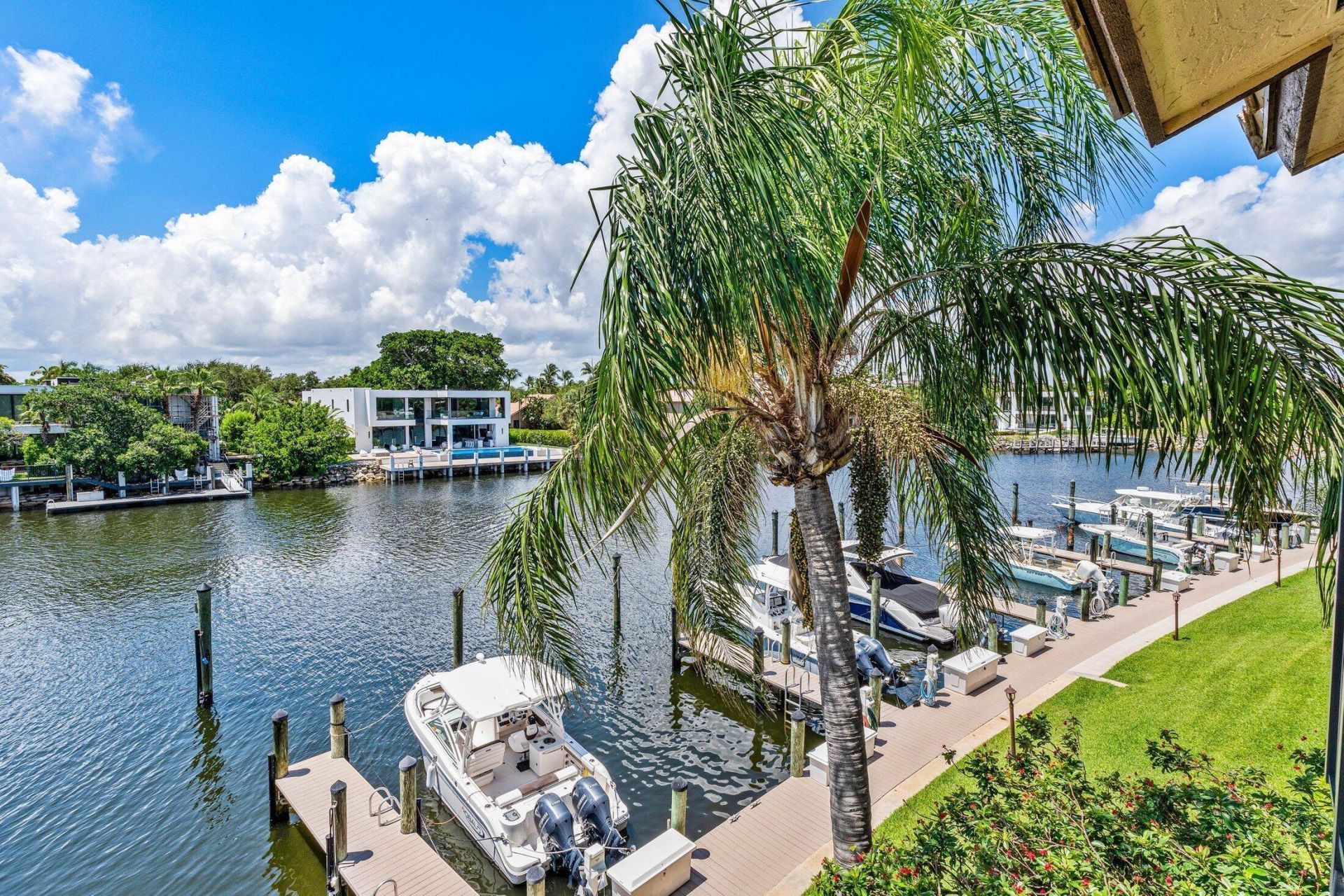 210 Captains Walk, Unit 711, Delray Beach, FL 33483 Photo
