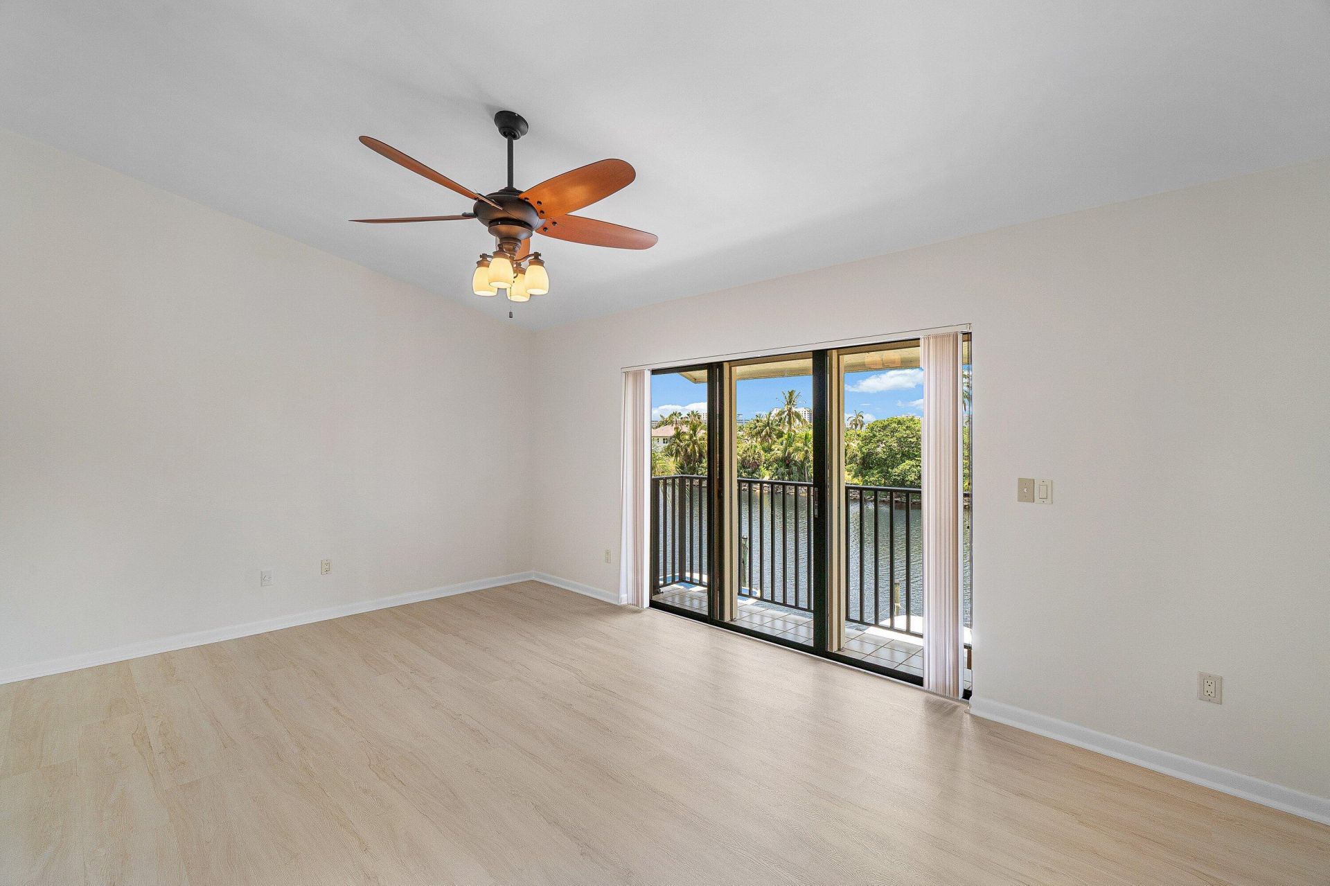 210 Captains Walk, Unit 711, Delray Beach, FL 33483 Photo