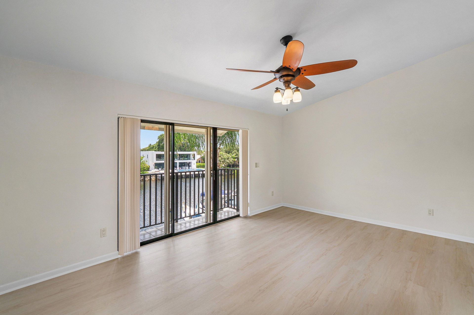210 Captains Walk, Unit 711, Delray Beach, FL 33483 Photo