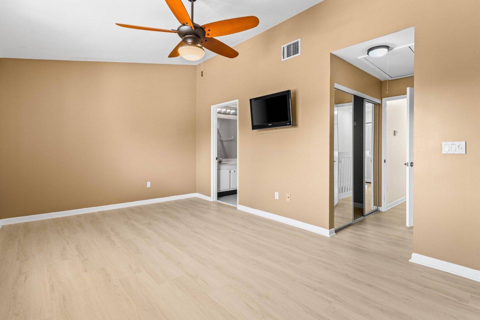 210 Captains Walk, Unit 711, Delray Beach, FL 33483 Photo
