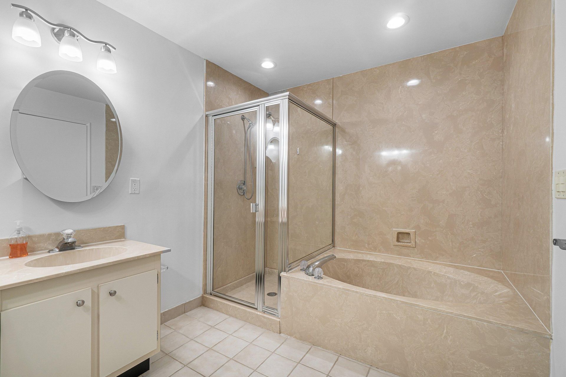 210 Captains Walk, Unit 711, Delray Beach, FL 33483 Photo