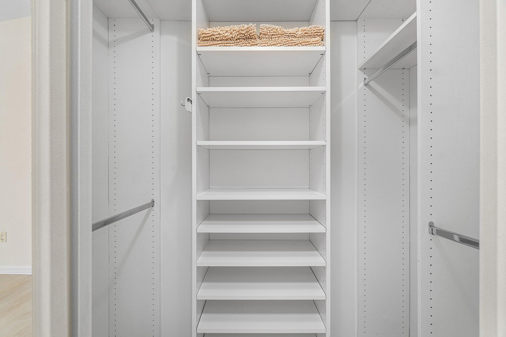 210 Captains Walk, Unit 711, Delray Beach, FL 33483 Photo