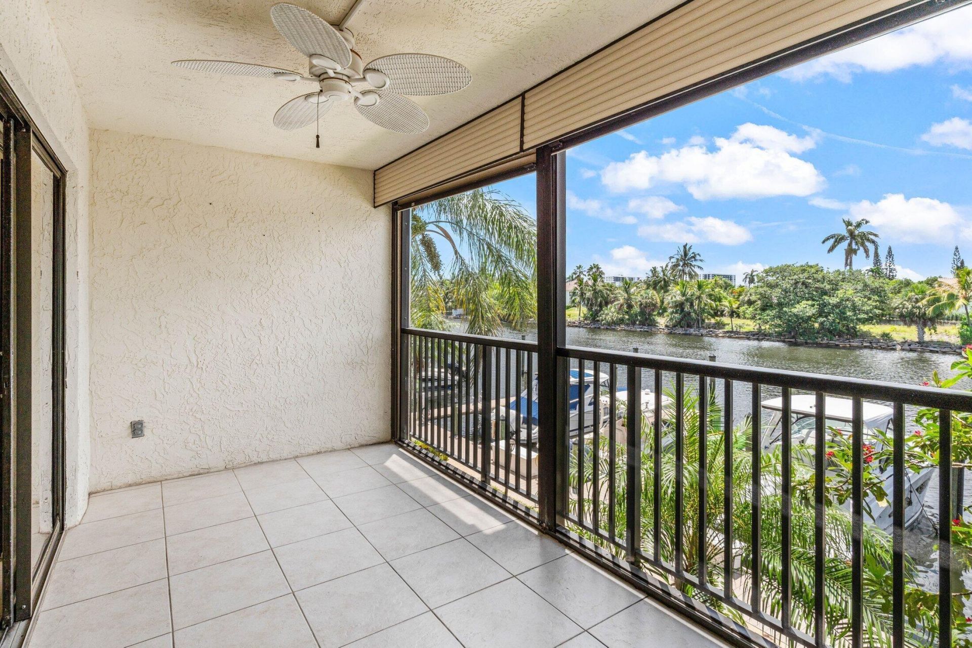 210 Captains Walk, Unit 711, Delray Beach, FL 33483 Photo