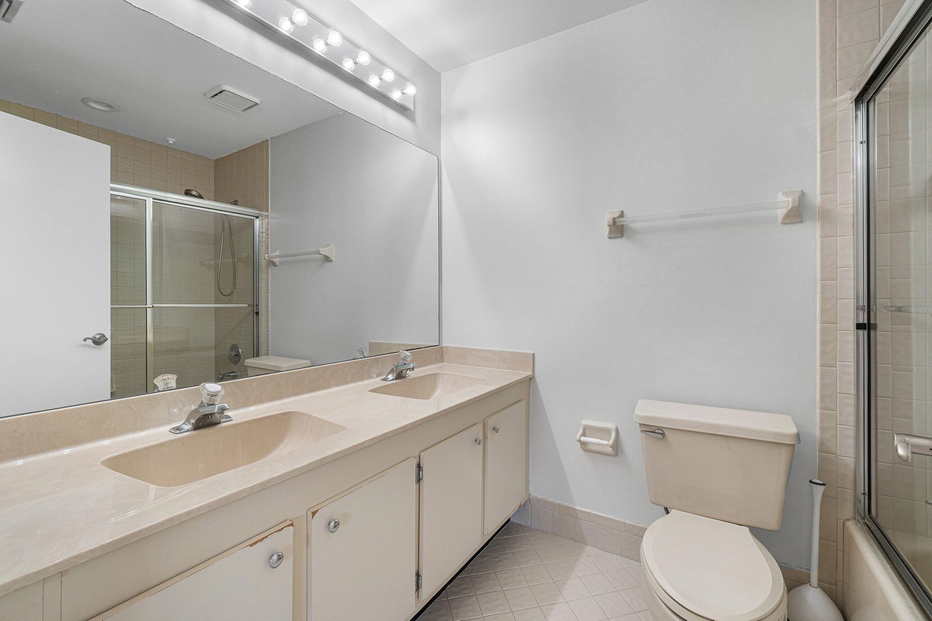 210 Captains Walk, Unit 711, Delray Beach, FL 33483 Photo