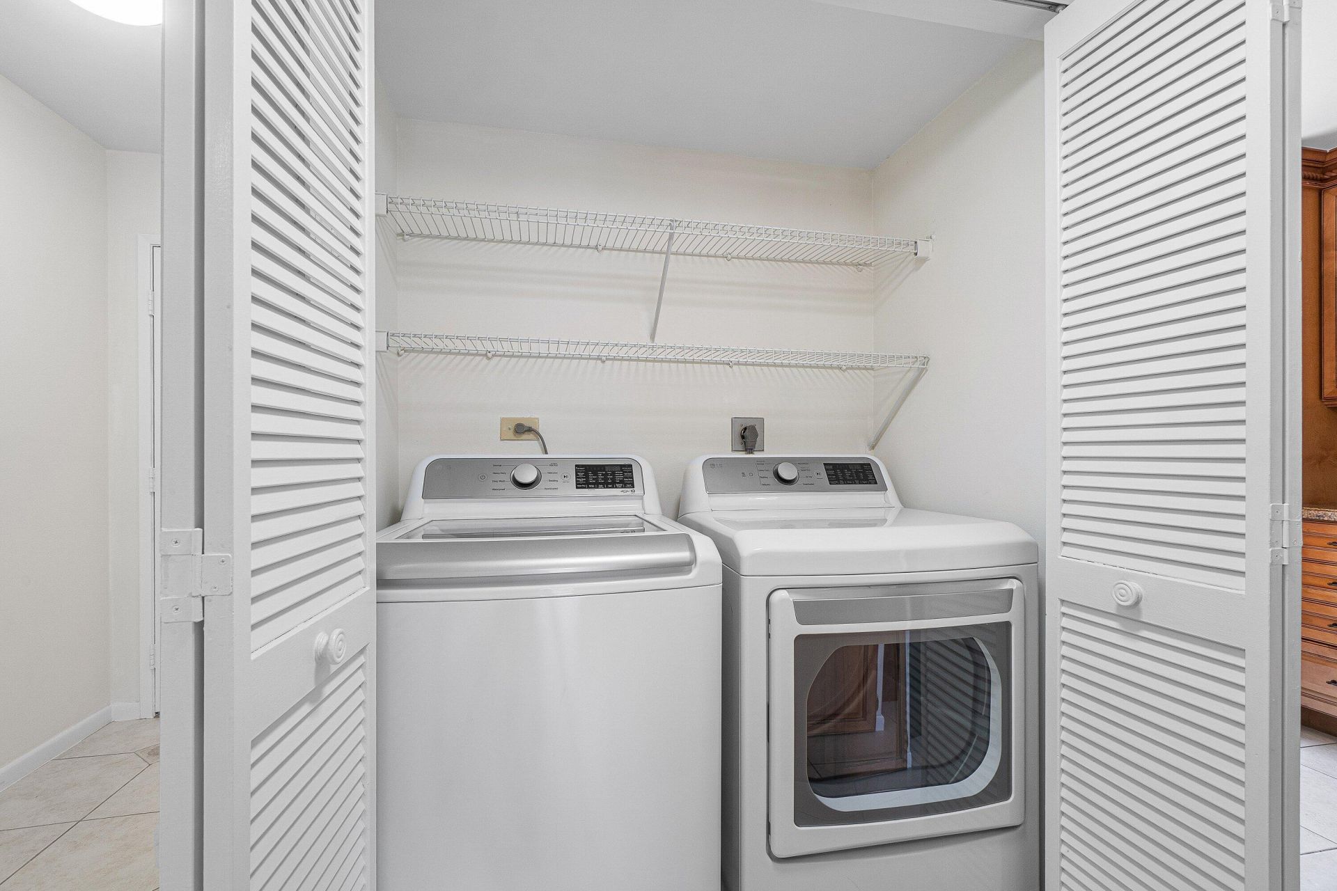 210 Captains Walk, Unit 711, Delray Beach, FL 33483 Photo