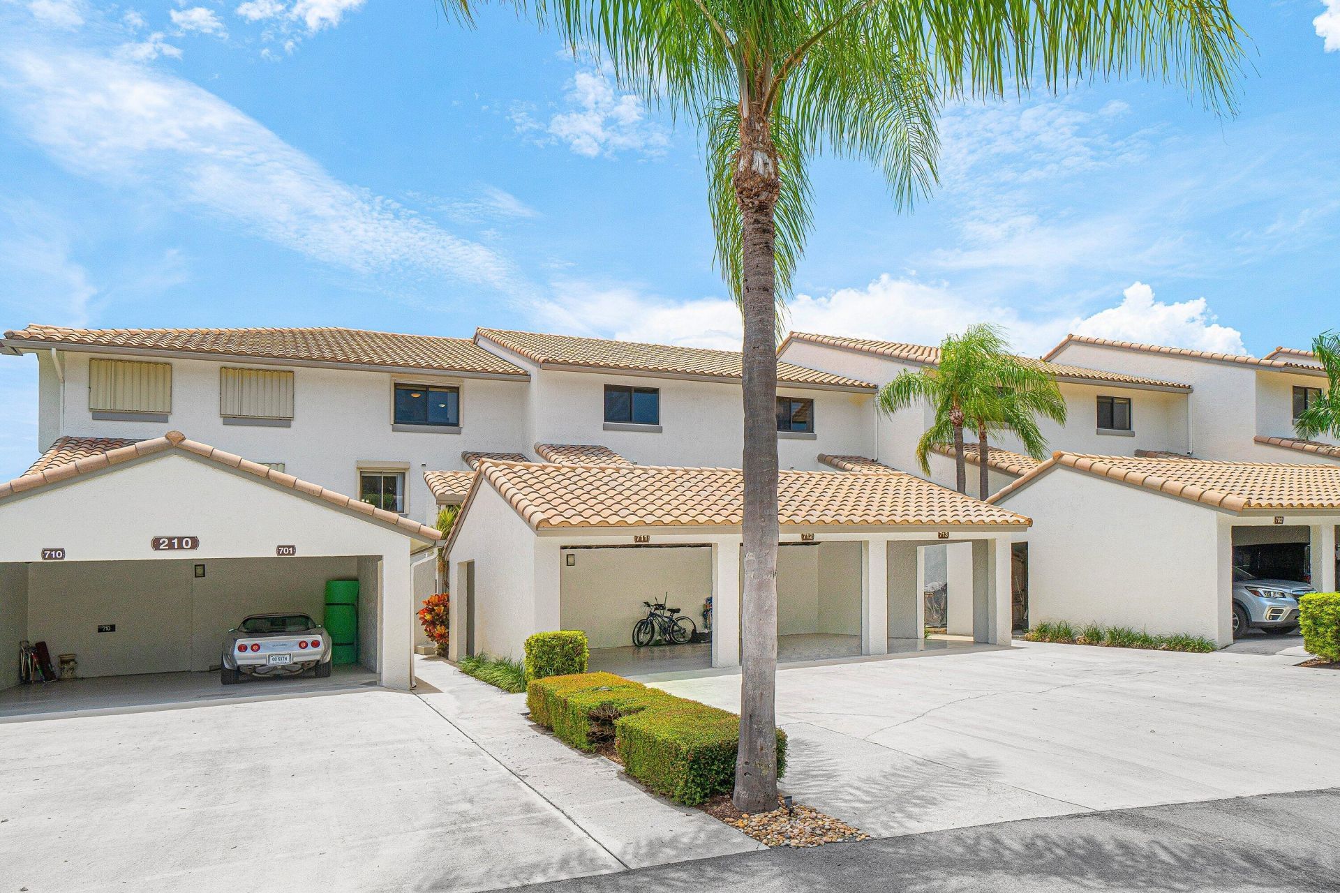 210 Captains Walk, Unit 711, Delray Beach, FL 33483 Photo