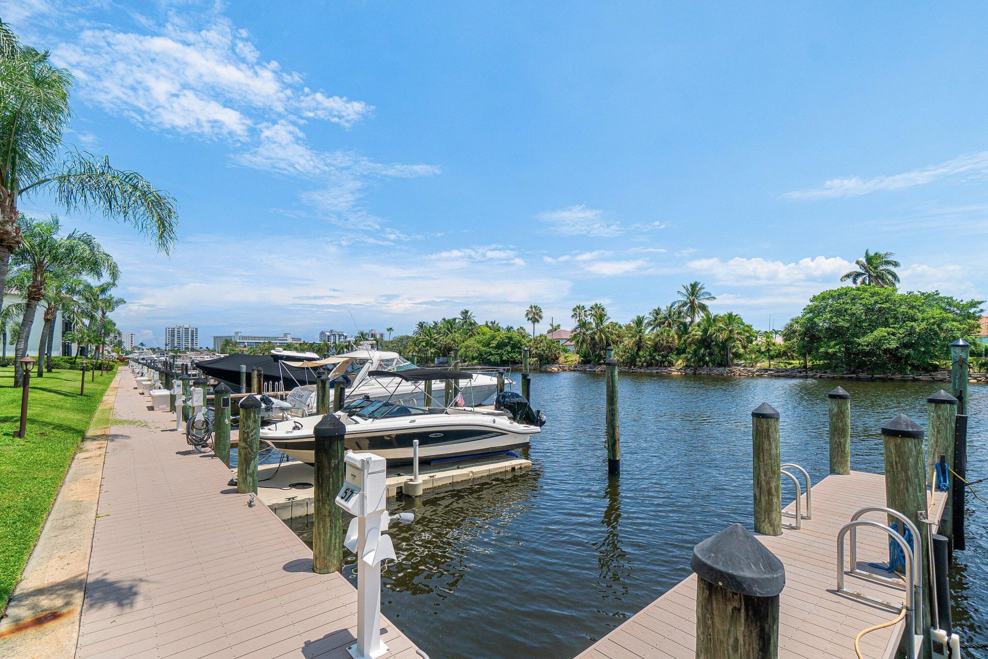 210 Captains Walk, Unit 711, Delray Beach, FL 33483 Photo