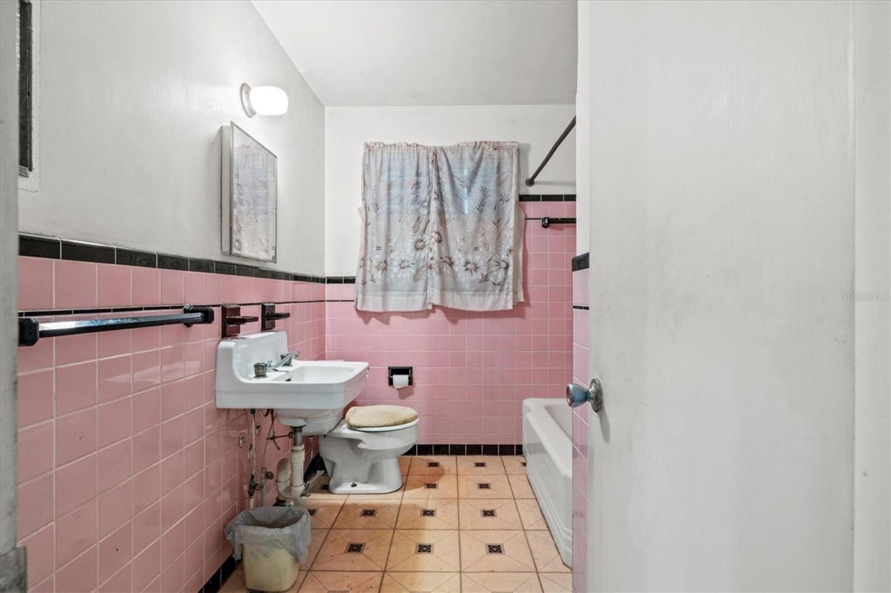 1208 28th Street W, Bradenton, FL 34205 Photo