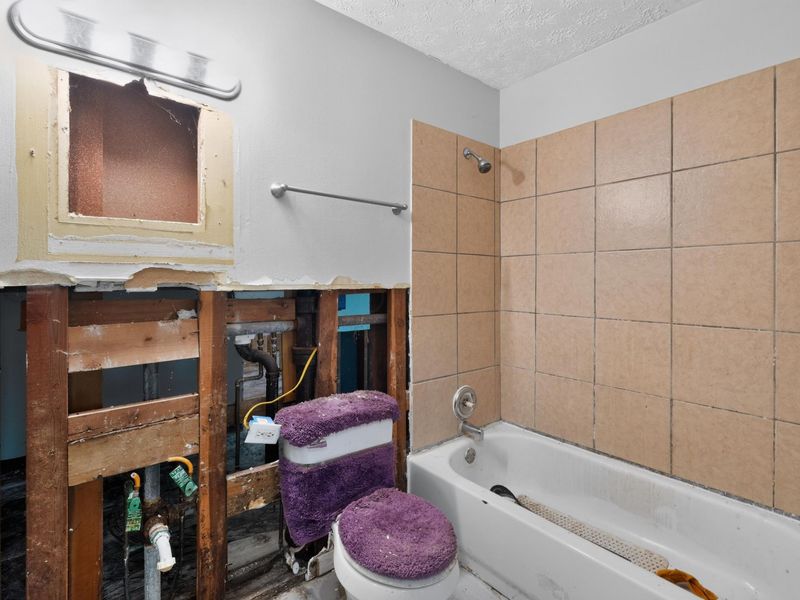 5169 Mapleridge Drive , Columbus, OH 43232 Photo 9