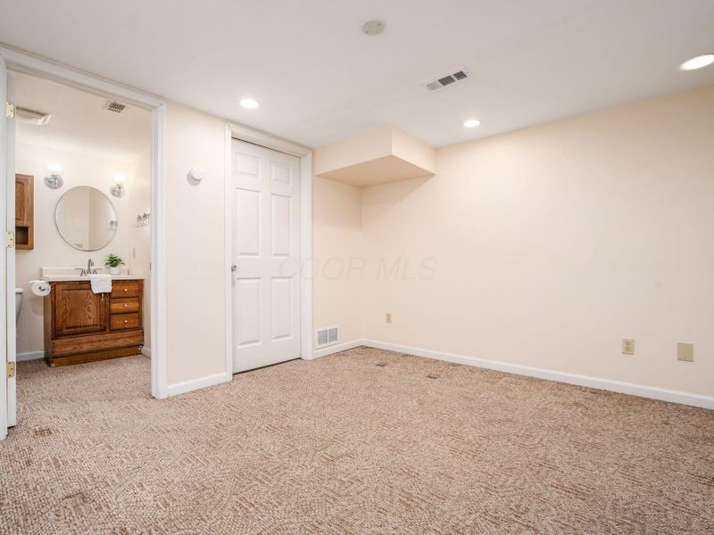 5707 Ashcroft Lane, Unit 160A, Hilliard, OH 43026 Photo 17