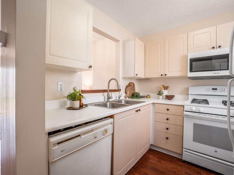 5707 Ashcroft Lane, Unit 160A, Hilliard, OH 43026 Photo 4