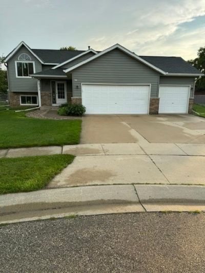 5319 Highgrove Lane NW, Rochester, MN 55901