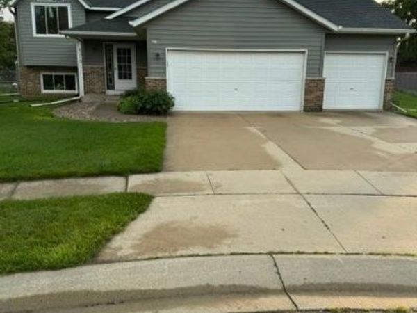 5319 Highgrove Lane NW, Rochester, MN 55901