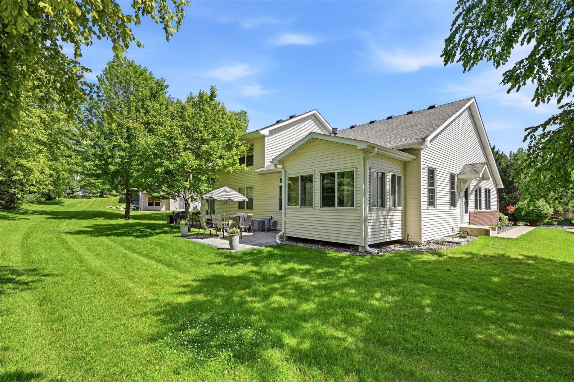 2446 Autumn Ridge Court , Chanhassen, MN 55317