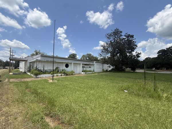201 W Front St., Houlka, MS 38850