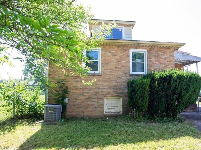 415 N Hartford Avenue, Youngstown, OH 44509 Photo 3
