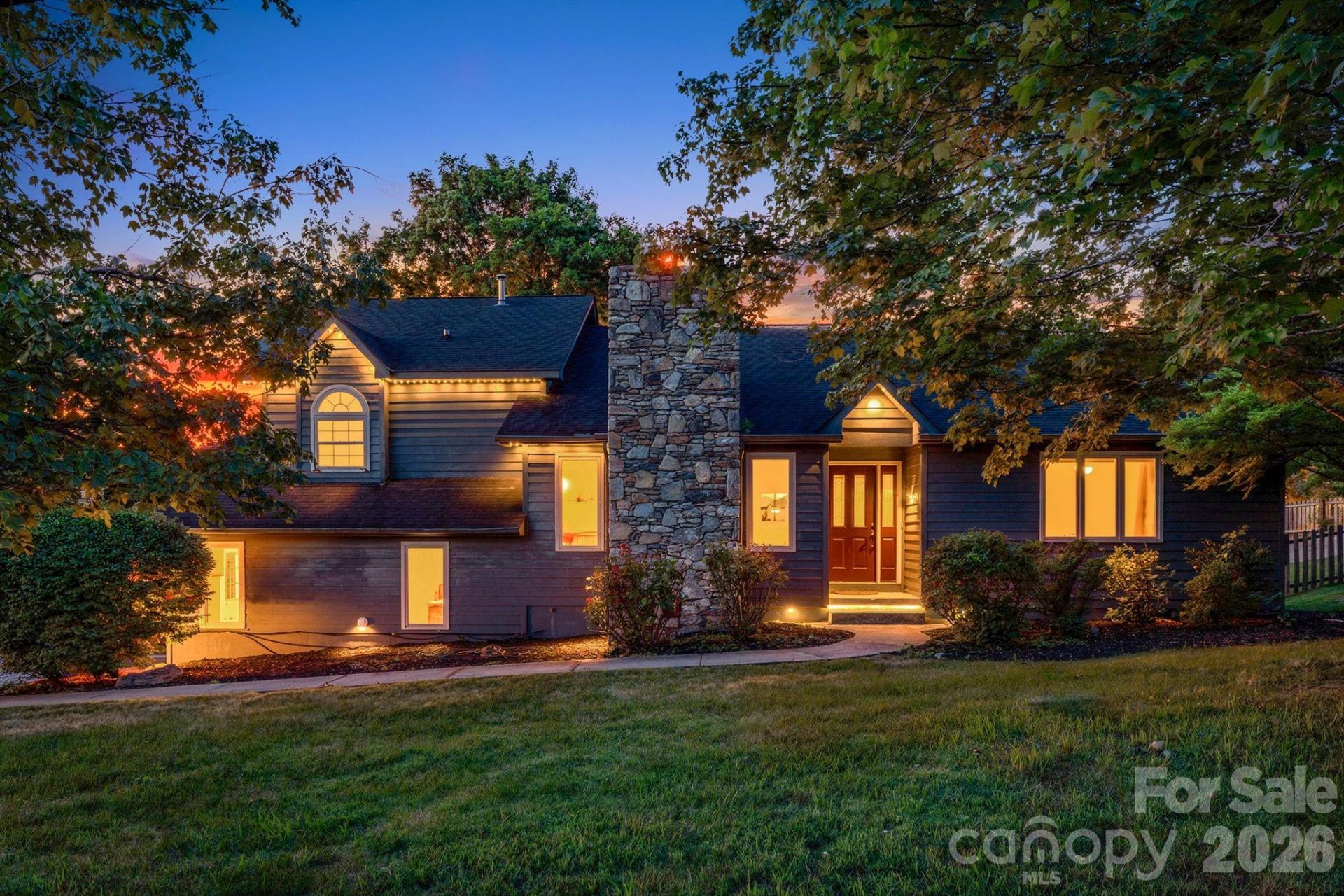 2 Jaks Ridge Drive , Asheville, NC 28805 Main Photo