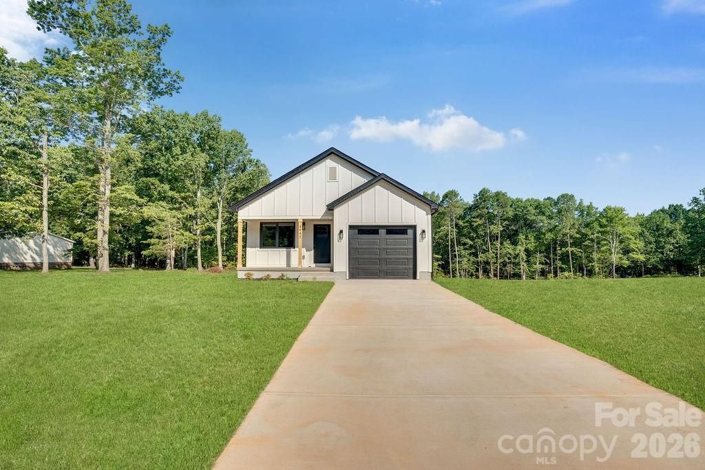 4641 Graybirch Drive, Maiden, NC 28650 Main Photo