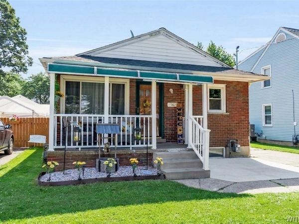 567 74th Street , Niagara Falls, NY 14304