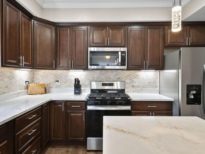 2454 Kilbourne Avenue, Columbus, OH 43229 Photo 18